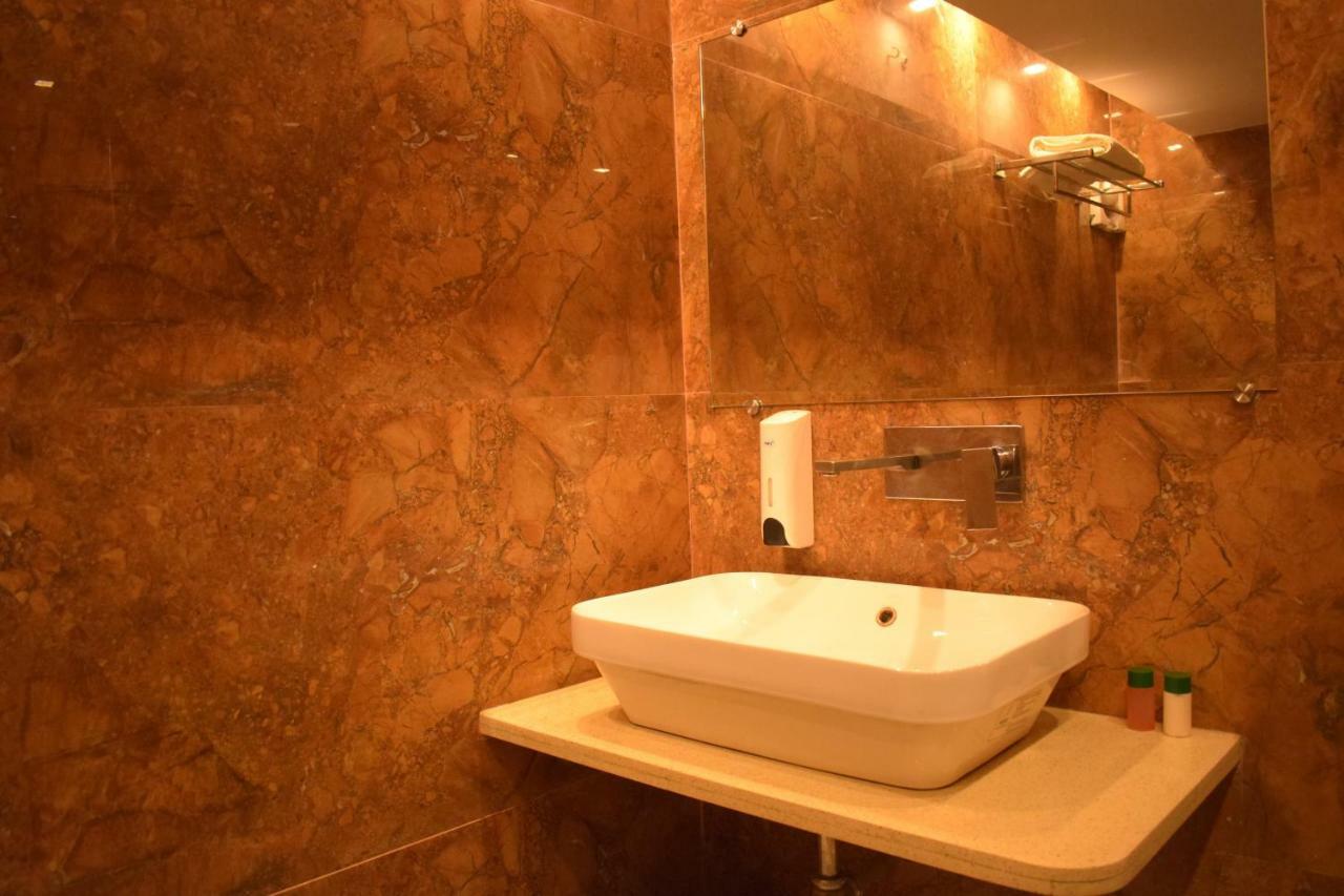 Hotel Hari Vilaas Варанасі Екстер'єр фото